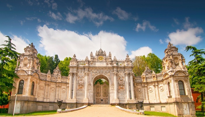 Dolmabahce Palace Opening Hours