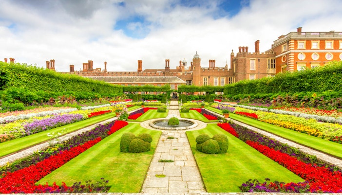 hampton court palace