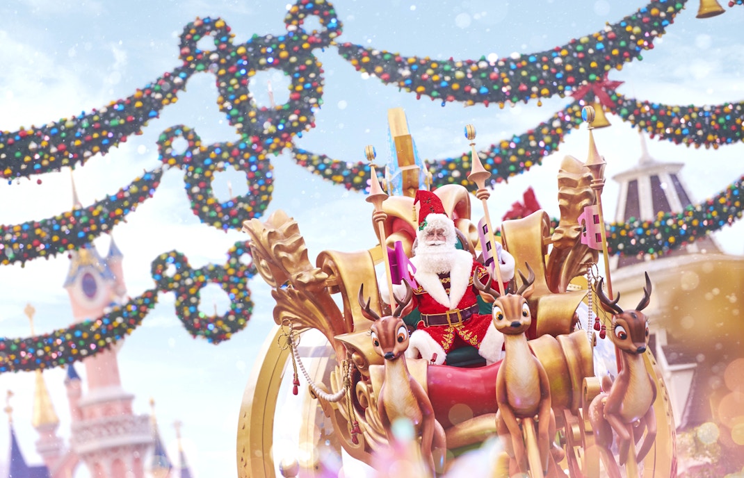 Disneyland Paris Christmas -Walk into a Winter Wonderland