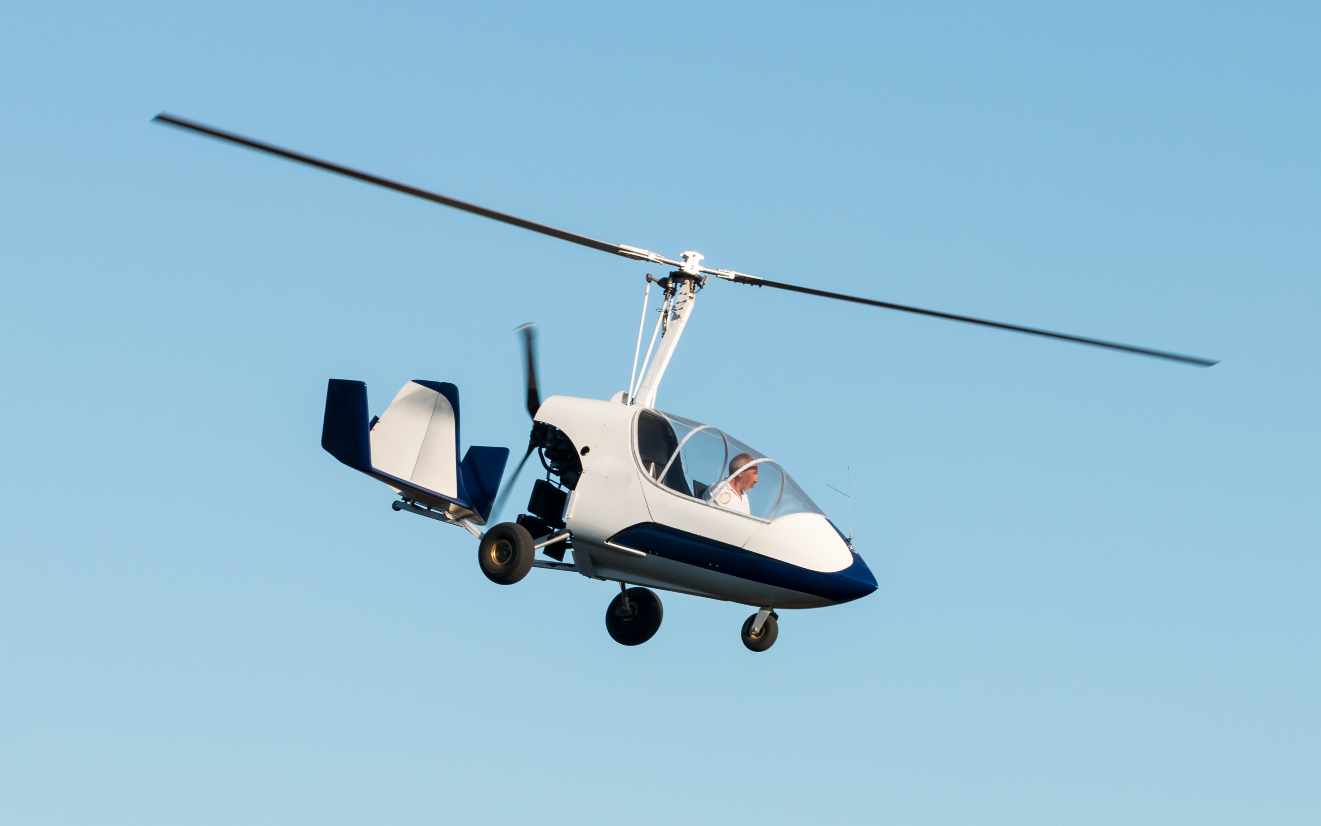 dubai gyrocopter flight