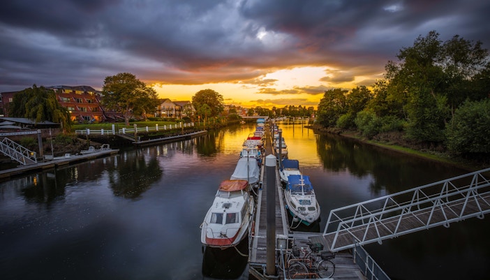 Hampton Court Boats Lock