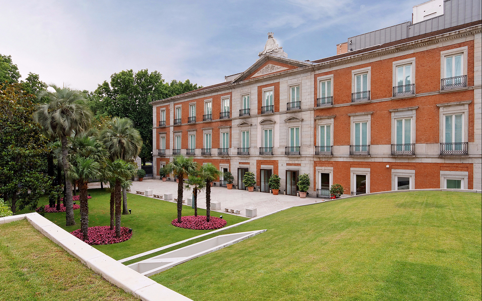 Thyssen-Bornemisza Museum exterior 