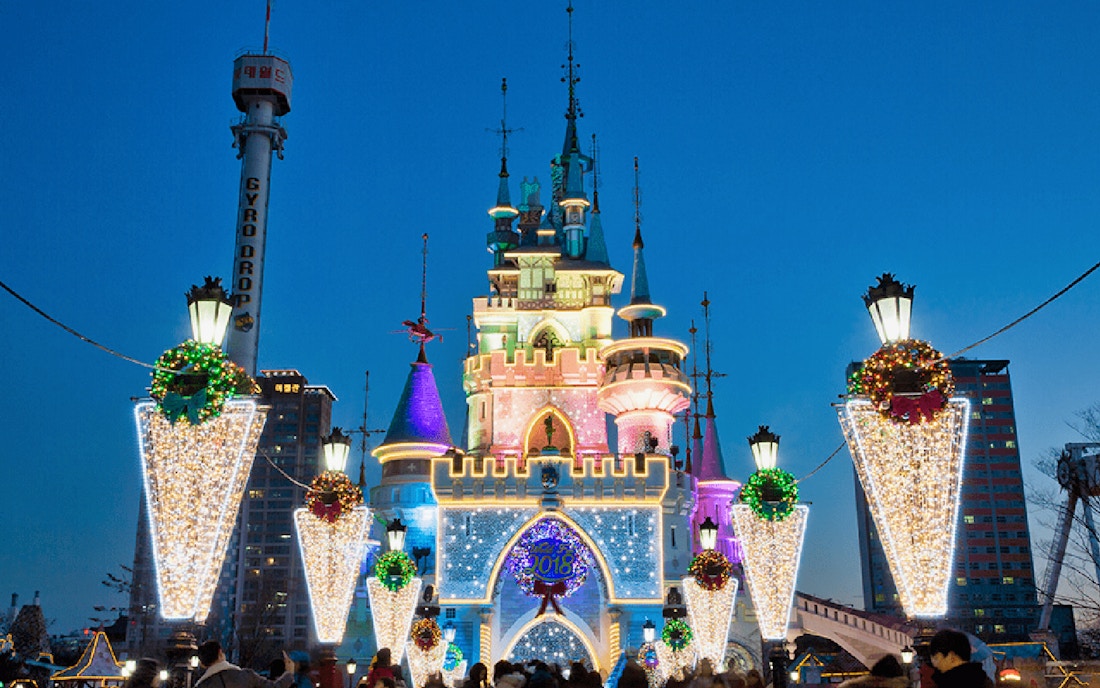 Lotte World Theme Park opening hours