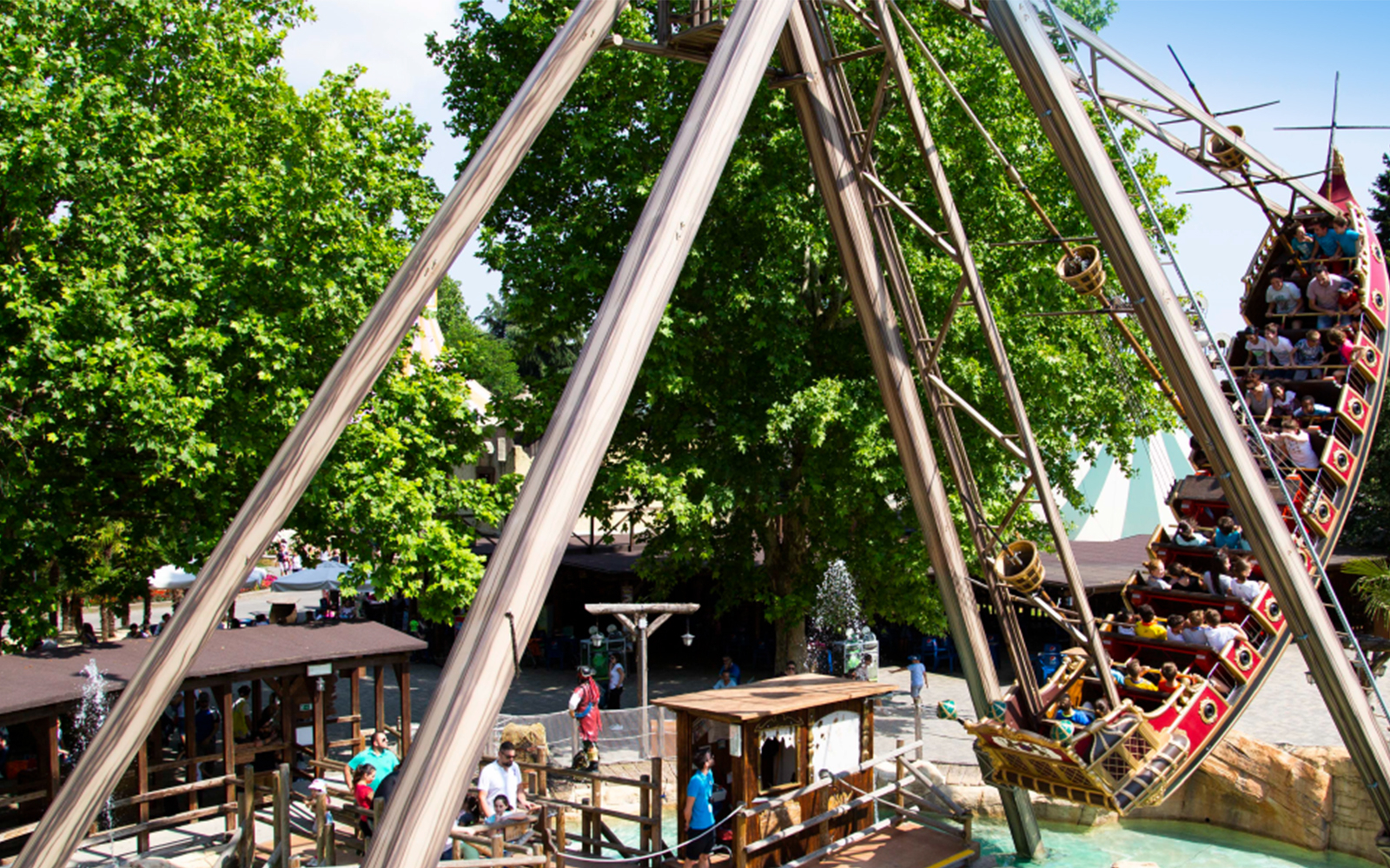 Desde el frente': bienvenidos al parque de atracciones de la