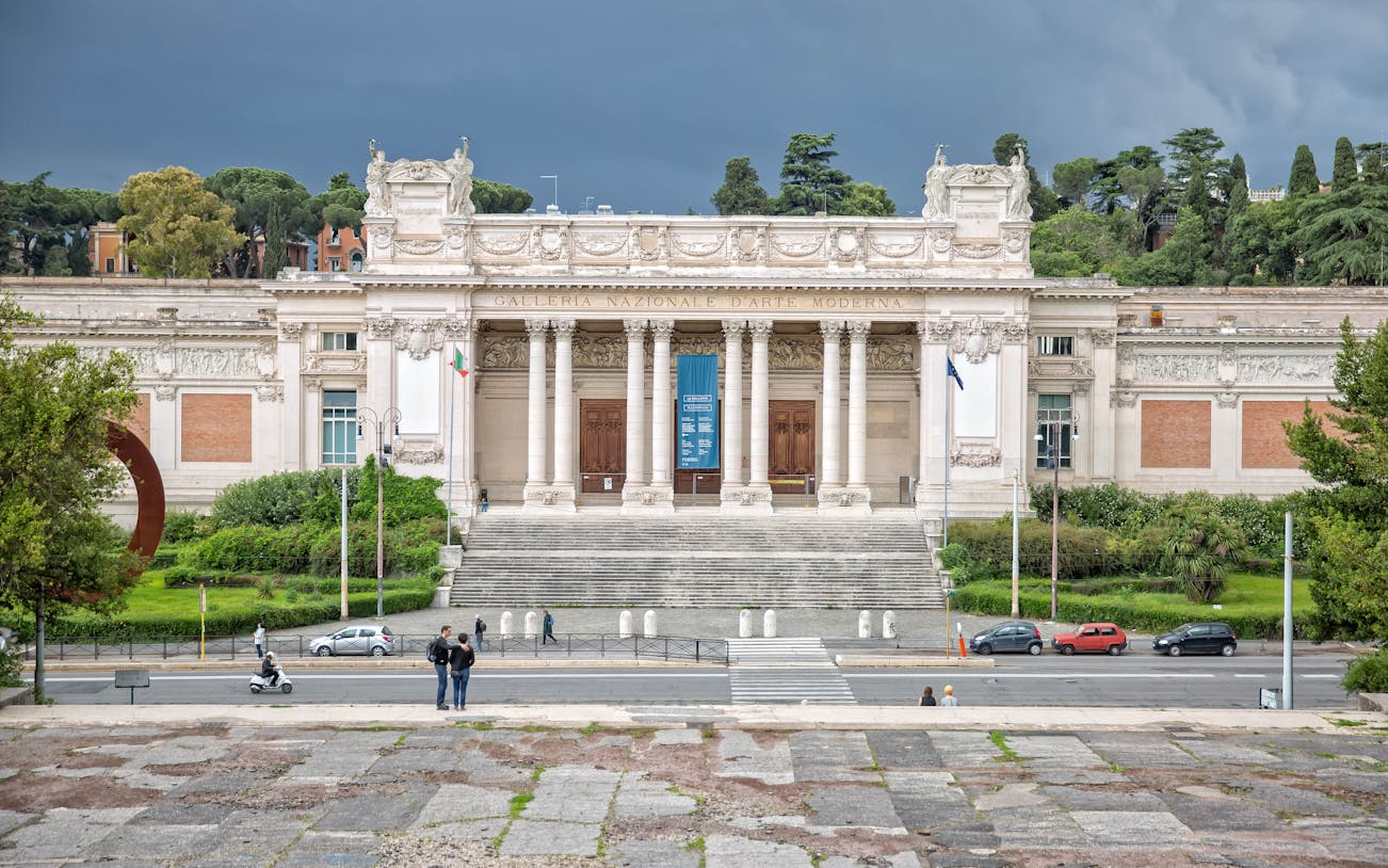 Galleria Nazionale d'Arte Moderna entrance in Rome with neoclassical columns.