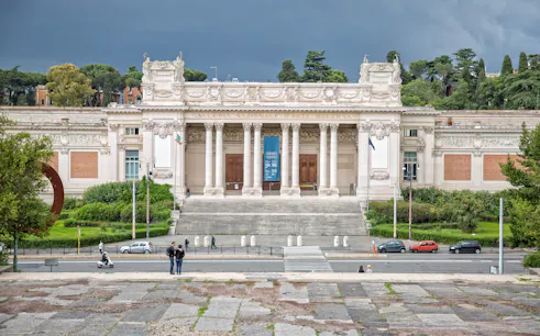 Galleria Nazionale d'Arte Moderna entrance in Rome with neoclassical columns.