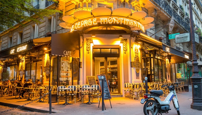 Shopping streets in paris