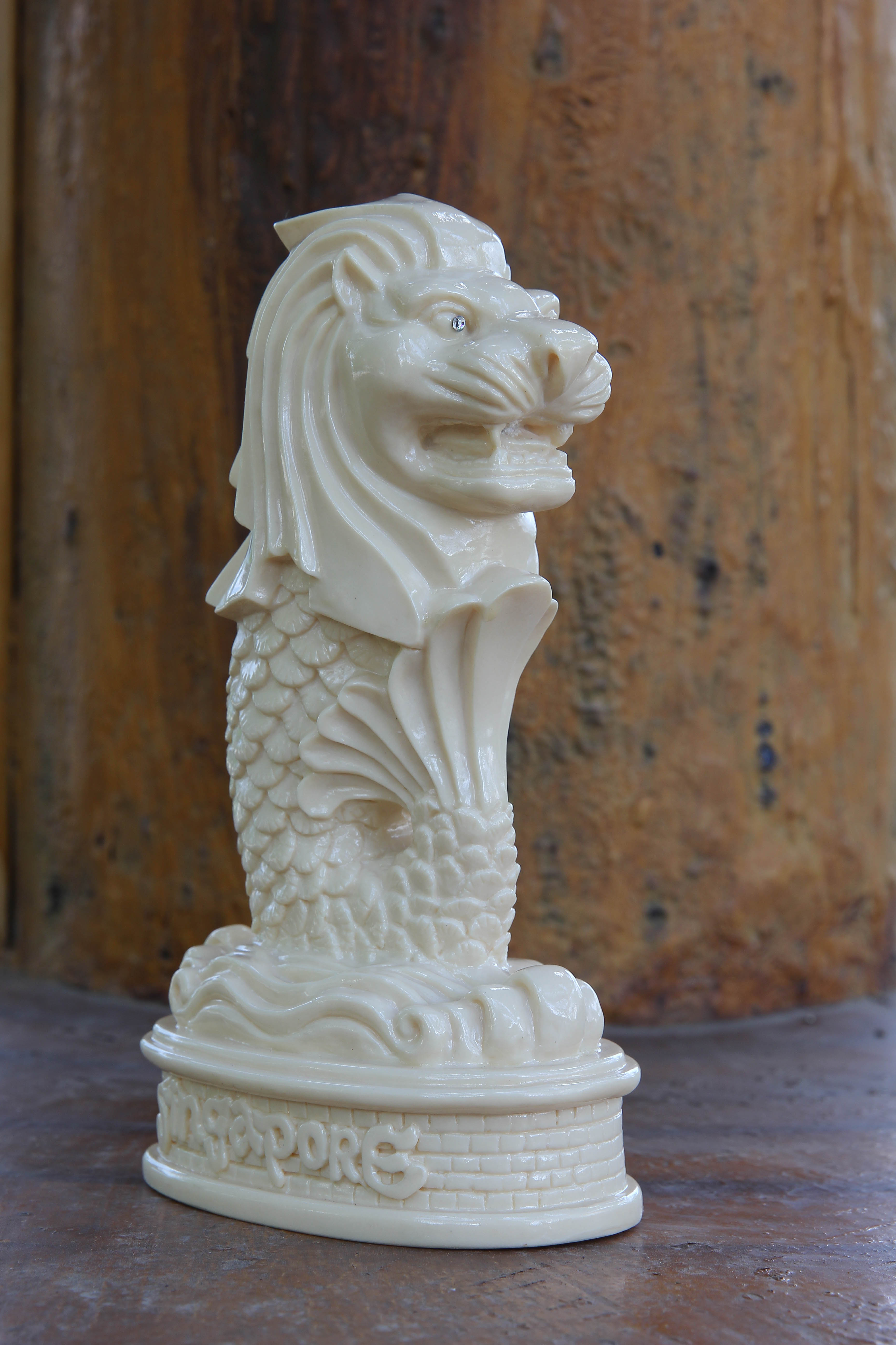 Shopping in Singapore - Merlion Souvenirs