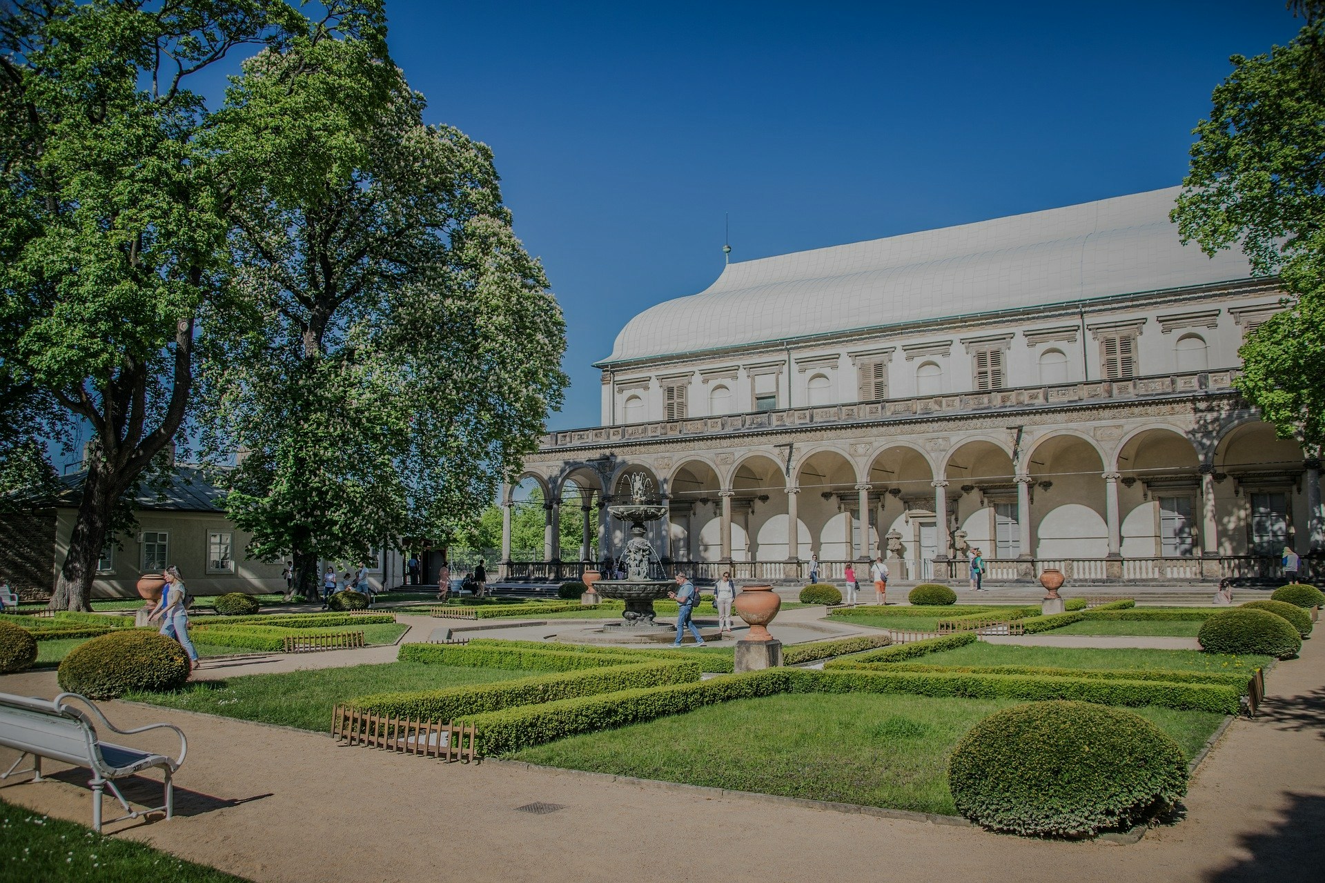 Queen Anne's Summer Palace Garden