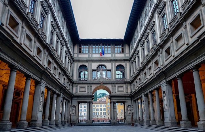 This is an image of Uffizi Gallery tips
