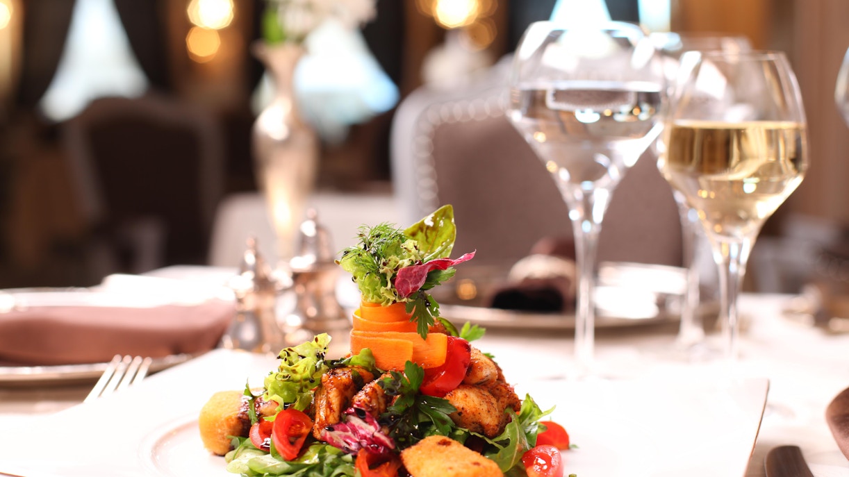 la perle show timings