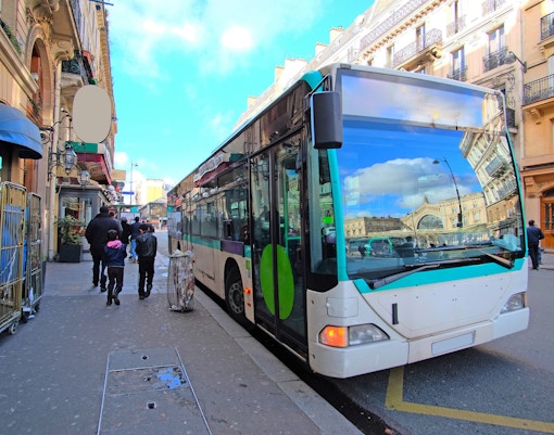Paris Pantheon Adresse Bus