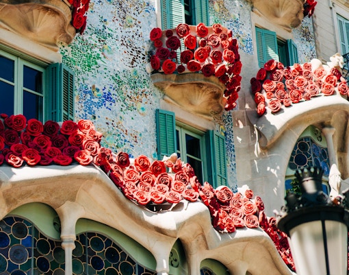 Unique Use of Materials and Colors