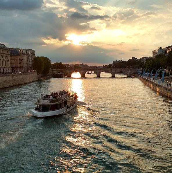 Discover Paris from the Seine | Bateaux Parisiens River Cruise