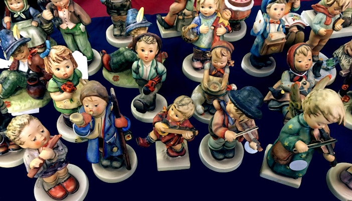 Shopping in Barcelona - Porcelain Figurines