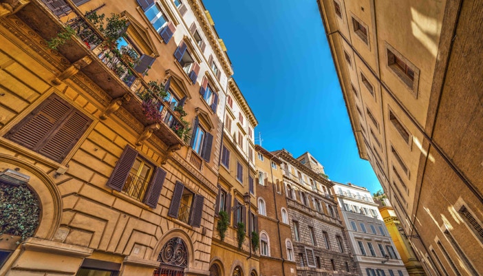 Shopping in Rome - Via Del Governo Vecchio