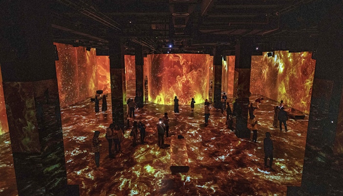 Best Places to Visit in Dubai - Infinity Des Lumieres