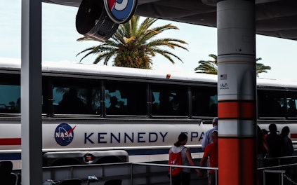 Intrarea în turul cu autobuzul