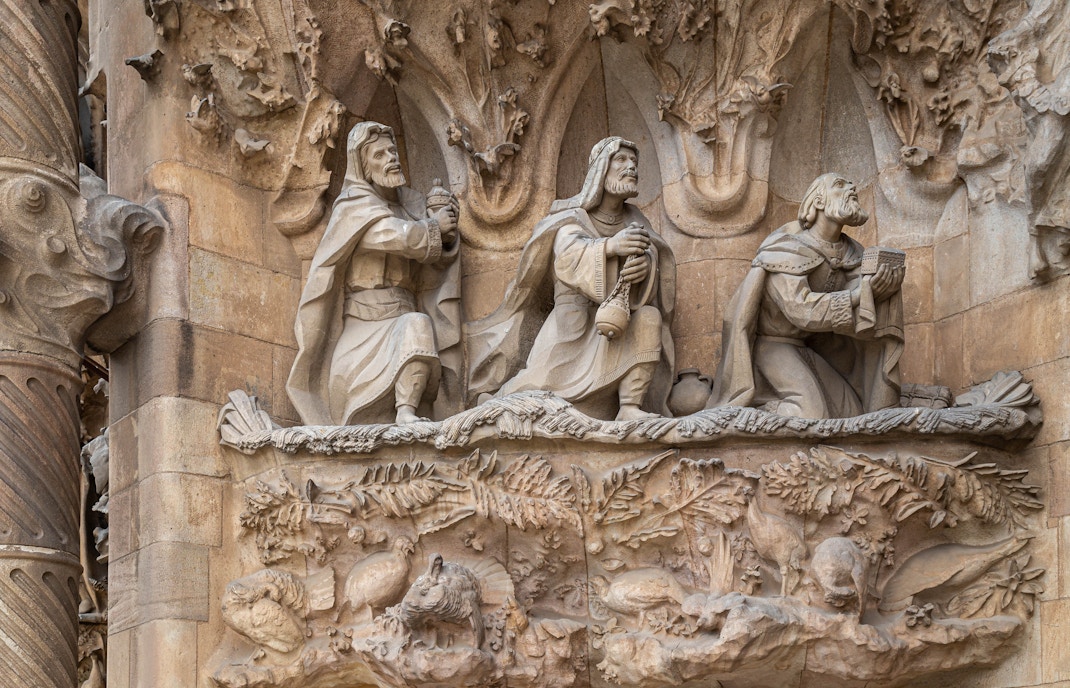Sagrada Familia Guided Tours, Sagrada Familia Facades