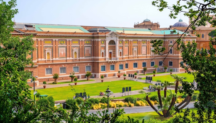 last supper opening hour