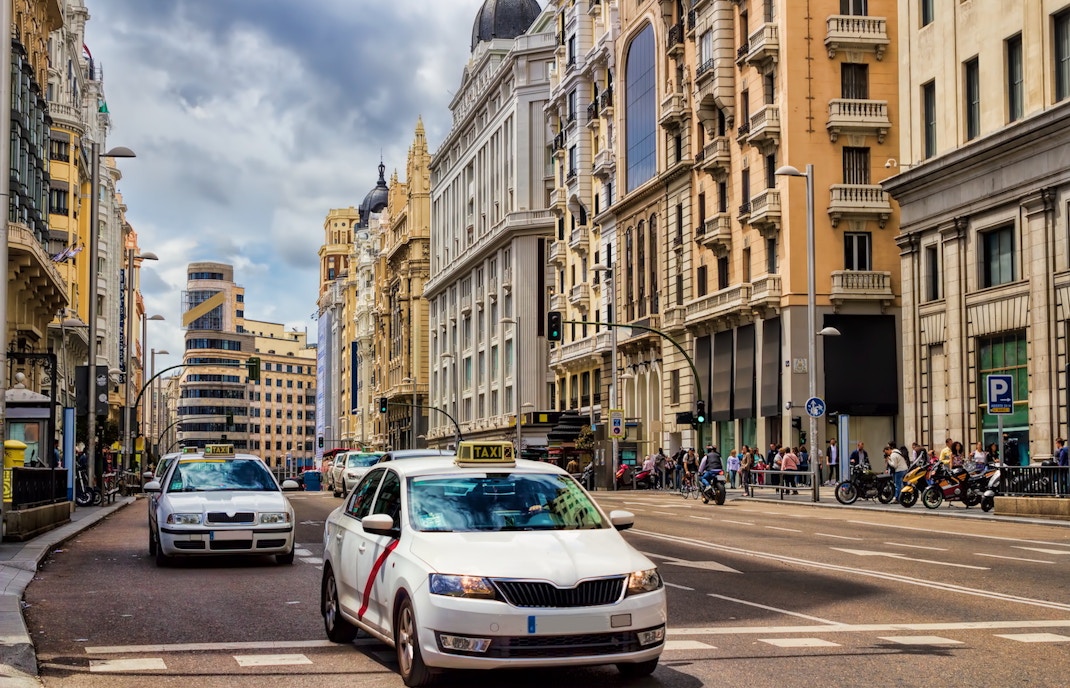 Barcelona vom Flughafen in die Stadt