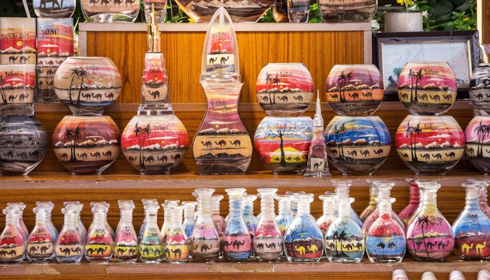 Best Souvenirs in Dubai - Sand art