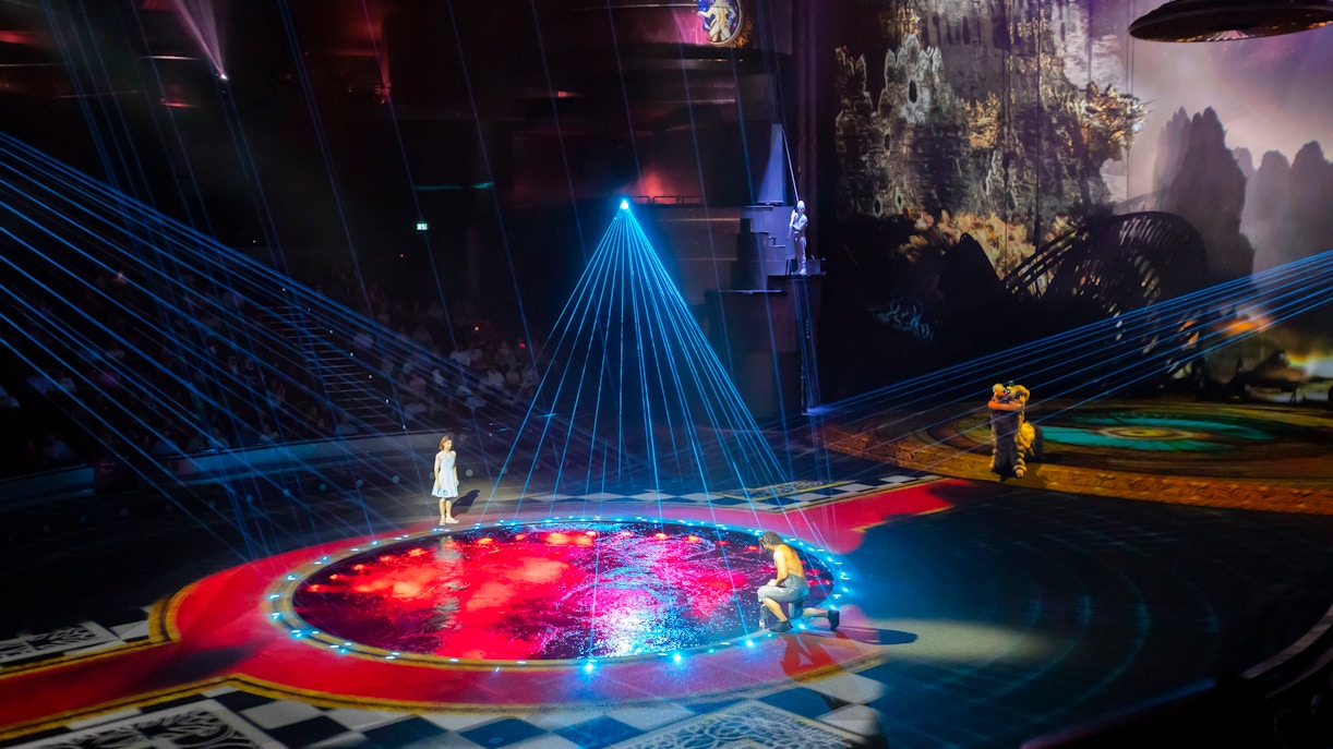 La Perle Tickets Timings