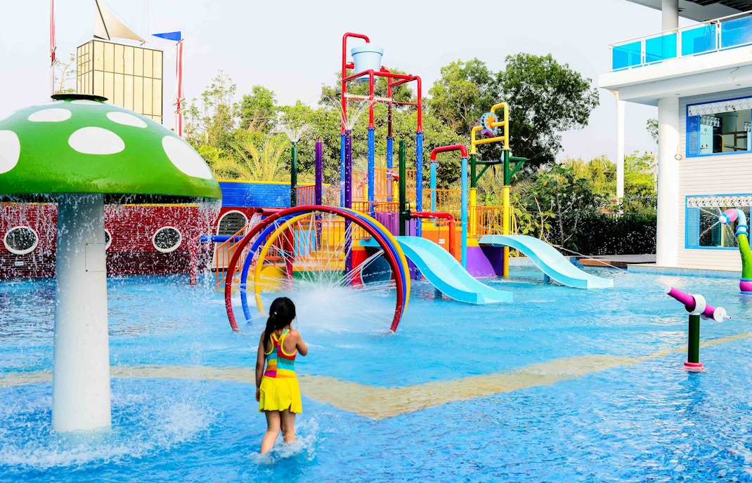 Water Parks in Madrid - Parque Warner Beach