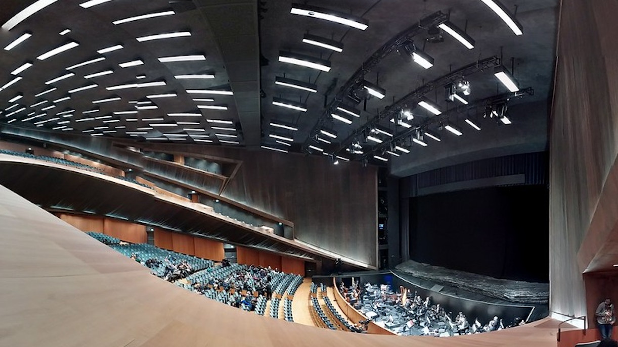 Teatro del Maggio Musicale Fiorentino auditorium with stage and seating area.