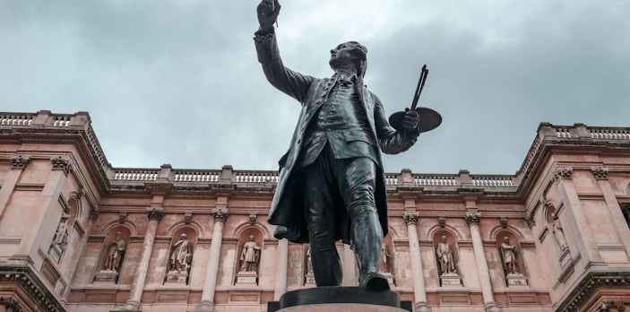 Statue of Joshua Reynolds at Royal Academy of Arts, London.