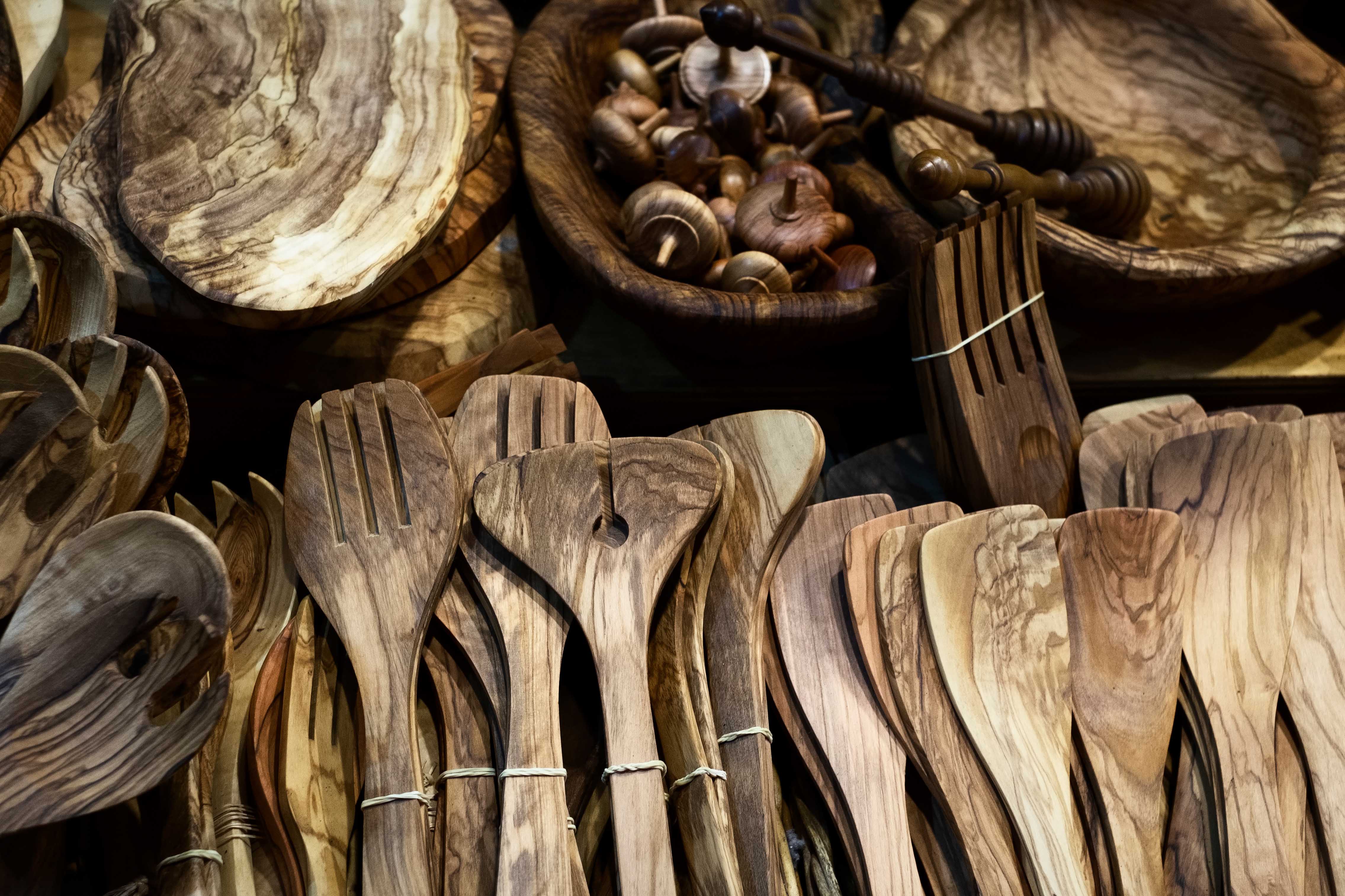 Shopping in Florence - Olive wood Cookwares