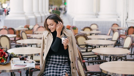 What to Wear in Paris - Trenchcoat