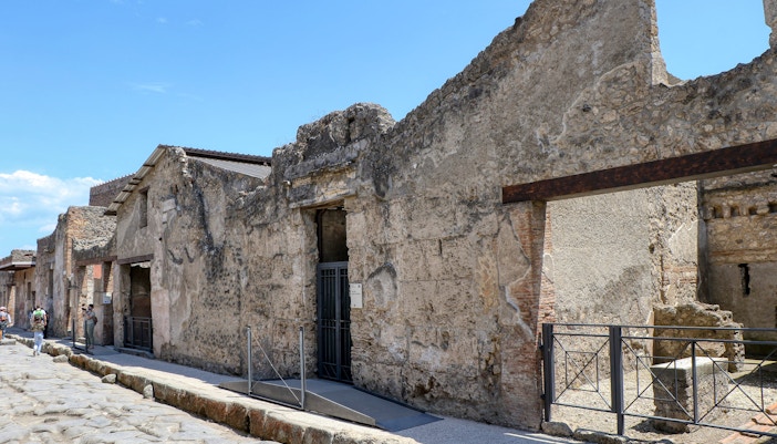 Pompeii Forum - Temple of the Lares Publici
