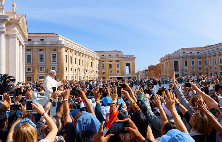 Vatican Dress Code Explained | Clothing Rules for Men, Women & Kids