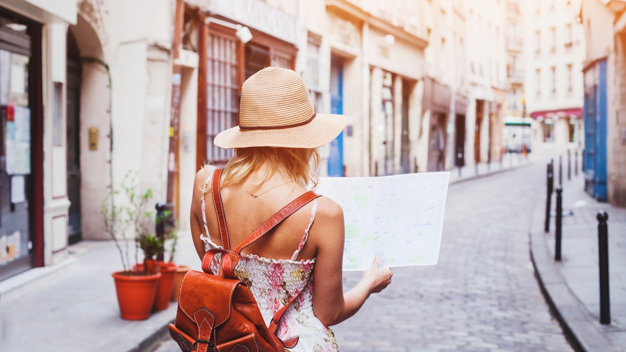 Shopping in Paris Walking