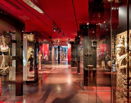 Musee du Quai Branly Textiles and Clothing