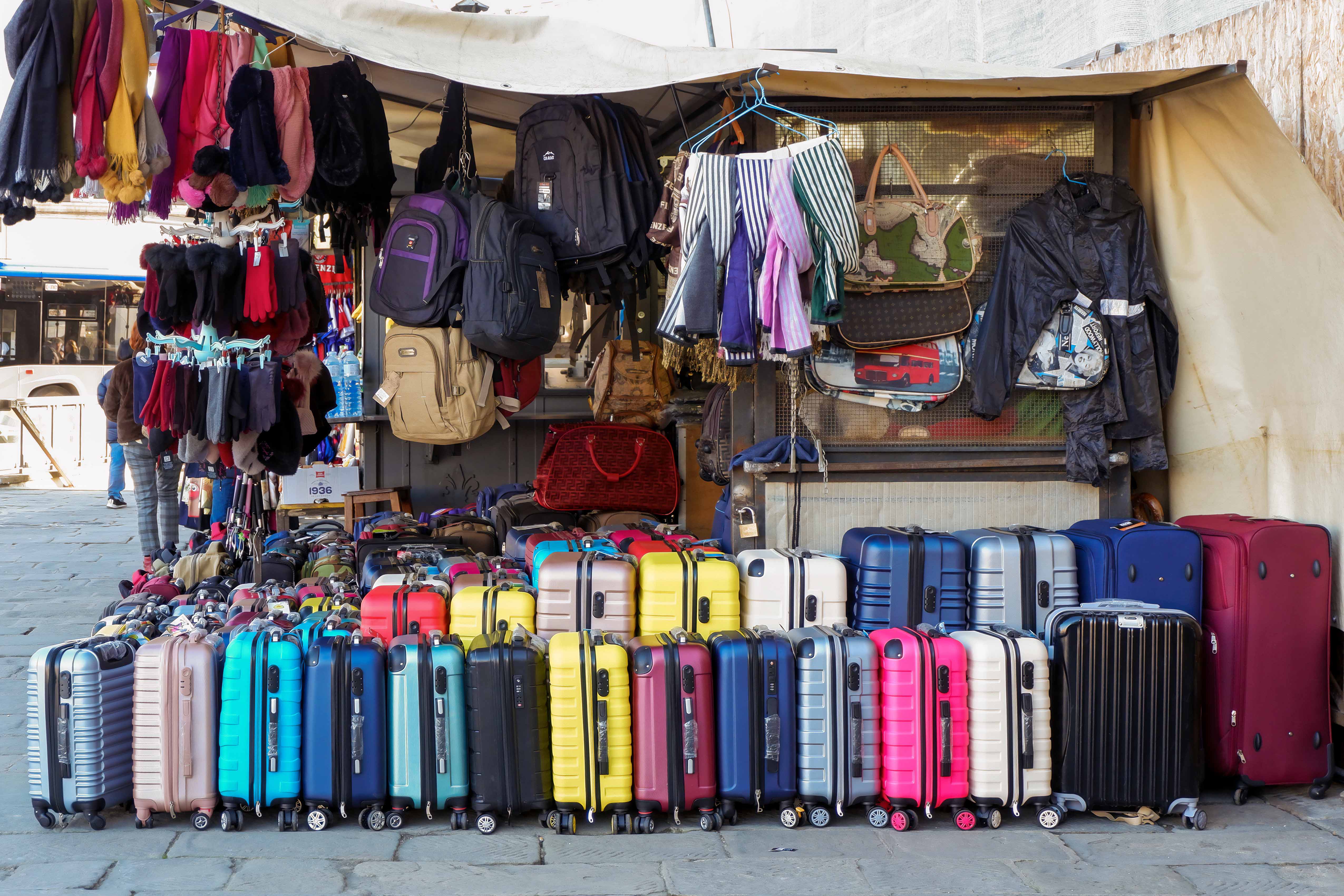 Shopping in Florence - Via della Vigna Nuova