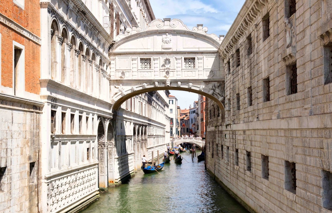 doge palace highlights - bridge of signs