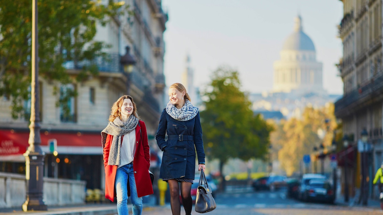 What to Wear in Paris - What to Wear at Museums in Paris