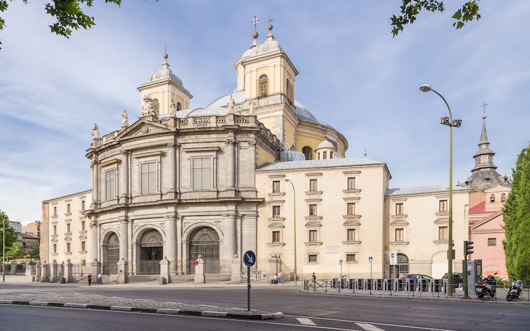 Basílica de San Francisco El Grande in Madrid, showcasing its neoclassical architecture.