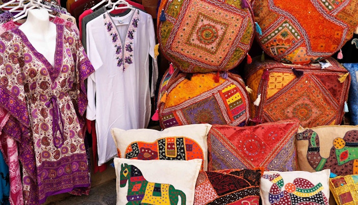 Best Souvenirs in Dubai - Handicrafts