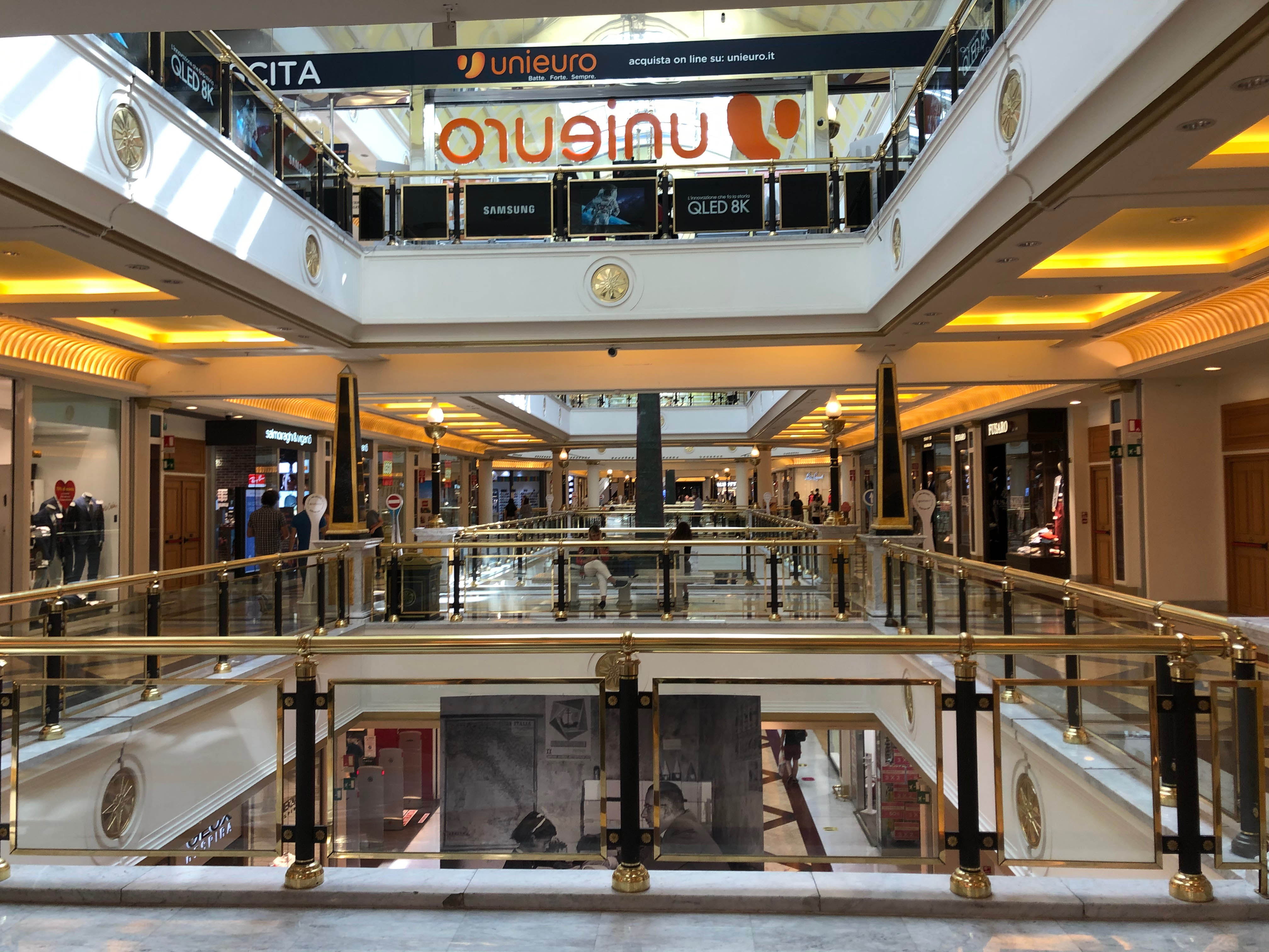 Shopping in Rome - Centro Commerciale Euroma2