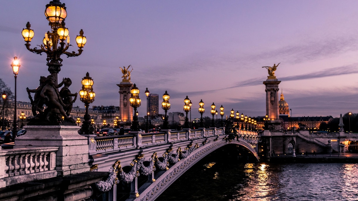 eiffel tower night