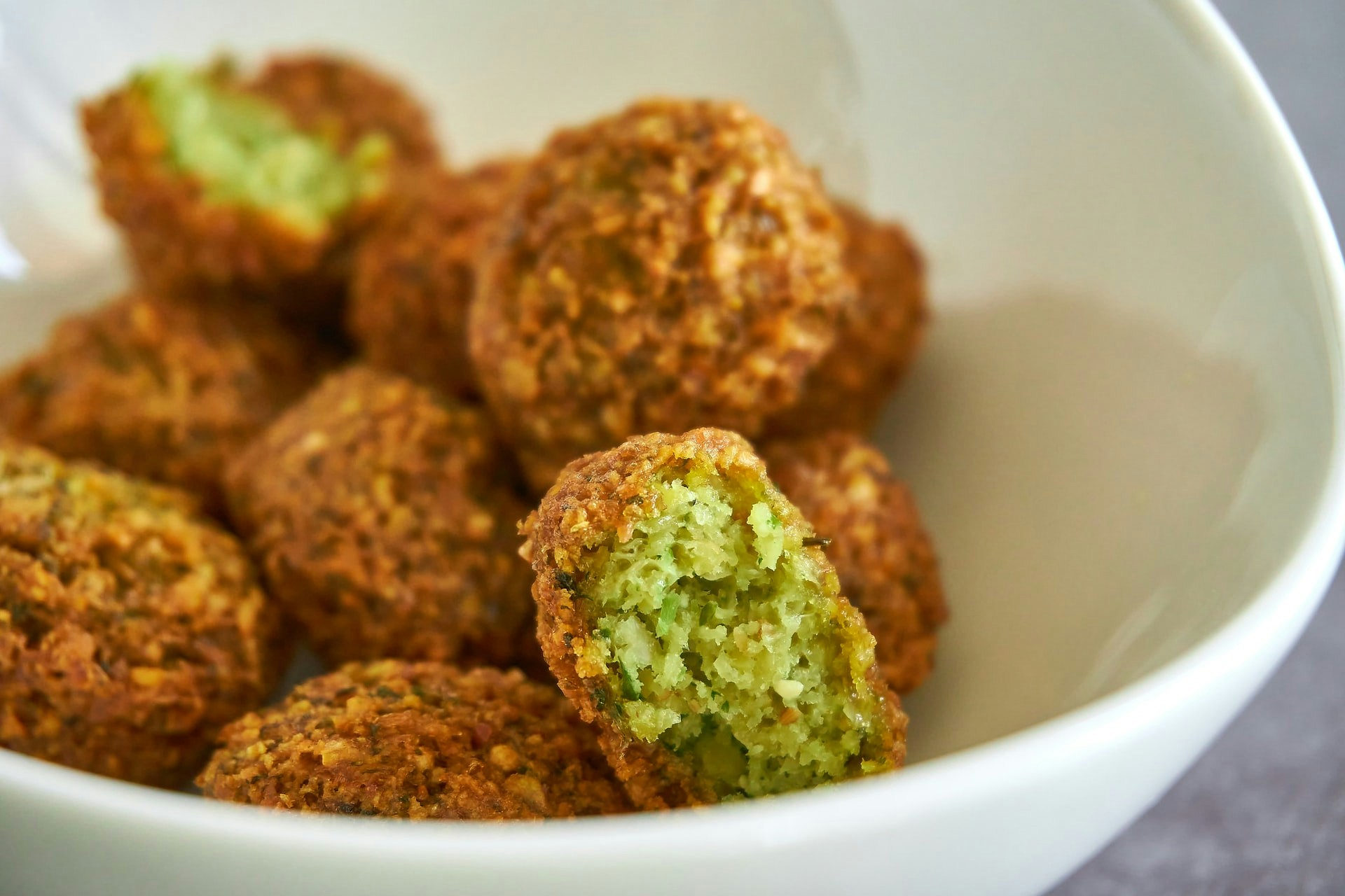 Lebanese street food vendor in Paris serving wraps and falafel.