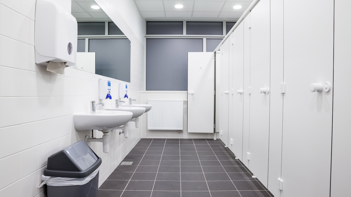 Banksy Unauthorized Exhibition - Facilities