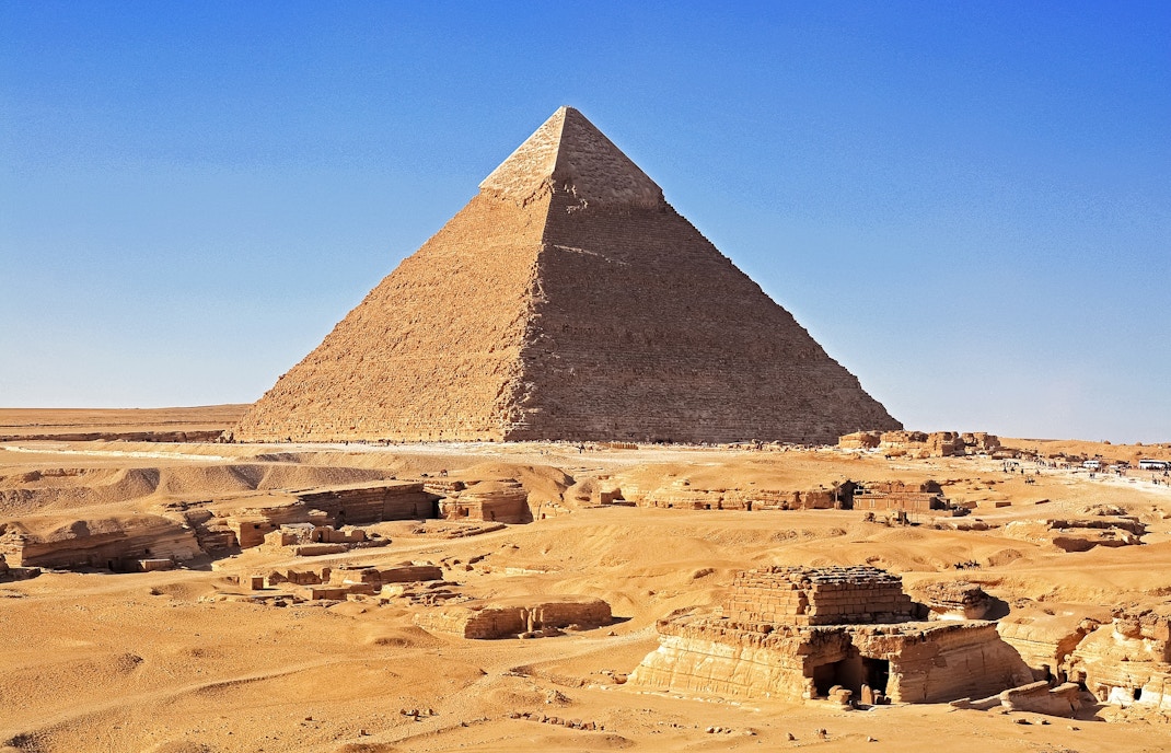 Pyramid of Khafre | The Great Sphinx & Limestone Casing