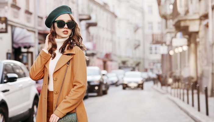 What to Wear in Paris - Minimalist Bags