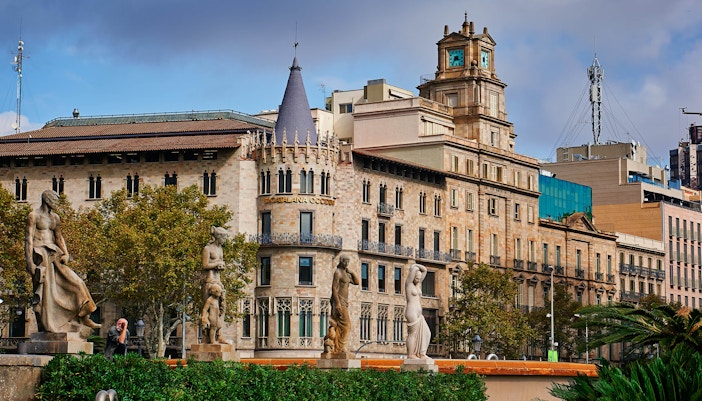 Shopping in Barcelona - Plaça de Catalunya