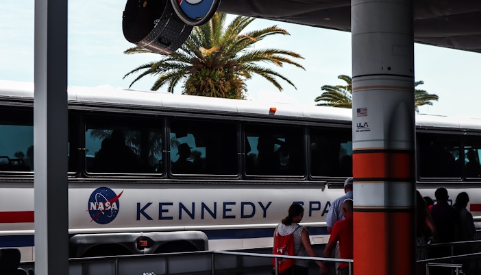 excursão de ônibus no Centro Espacial Kennedy
