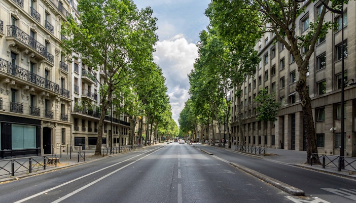 Shopping in Paris Boulevard Saint-Germain
